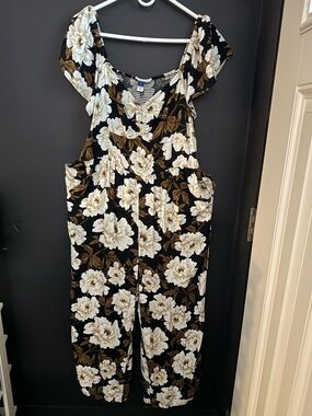 Old Navy Floral Romper/Jumpsuit, Size XL